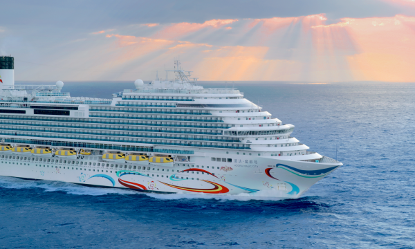 爱达邮轮推出马年新春主题航次，非遗年俗打造海上文化中国年