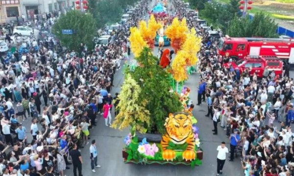 绿脉·金林“寻迹金祖·林海千年”森林节花车巡游盛大开幕